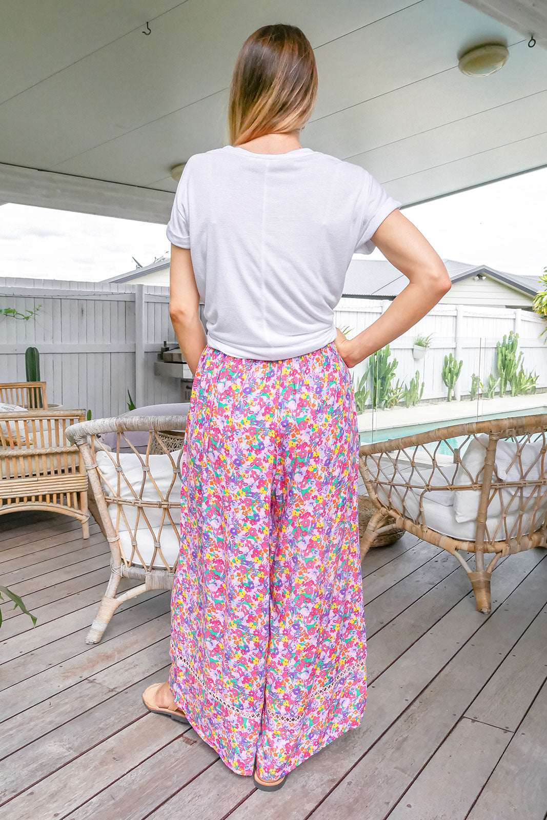 How To: Upcycle a Pair of Jeans into a Skirt - Upcycle Magazine Upcycle  Magazine